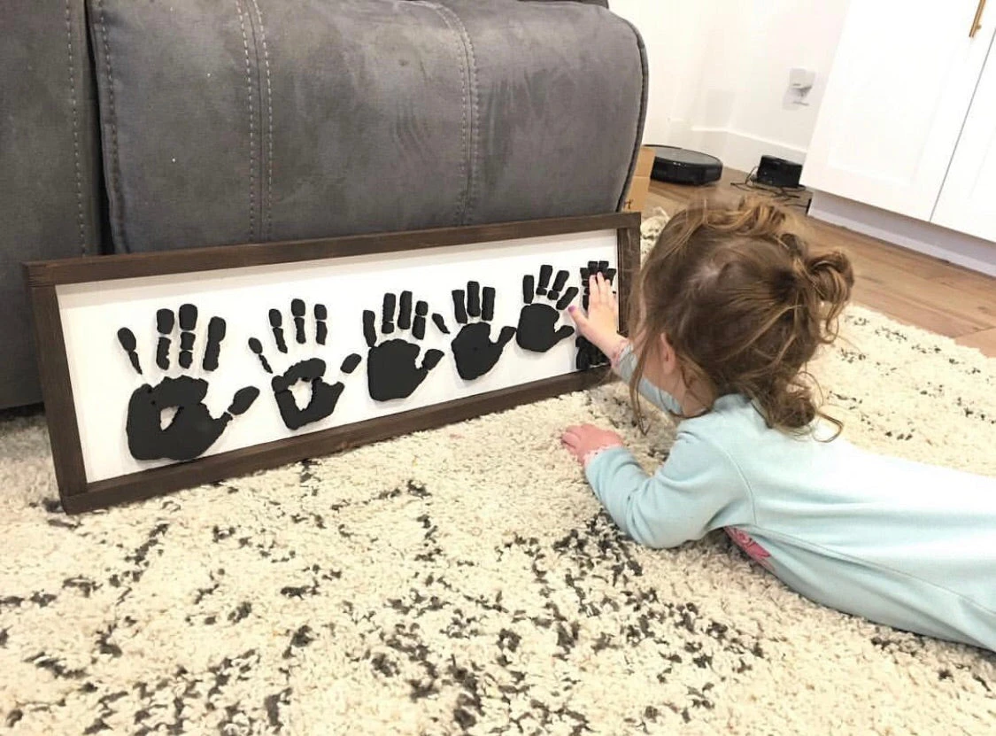 Hand and footprint sign 5-6
